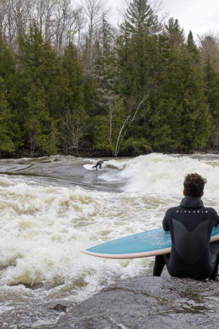 Surfeurs d'eau douce: la vague secrète